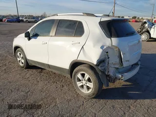 2022 Chevrolet Trax LT with VIN KL7CJLSM2NB560204, listed as a IAAI auction lot 41320531 with 35,865 mi miles. Bid and sale history available at carsss.com. Image 3.