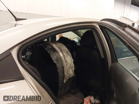 2014 Chevrolet Cruze 1LT with VIN 1G1PC5SB5E7112074, listed as a IAAI auction lot 41713172 with Not provided miles and . Bid and sale history available at DreamBid. Image 8.