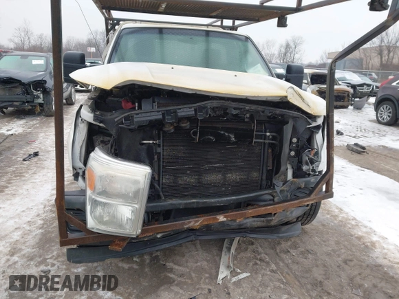 2012 Ford F-250 XL z VIN 1FDBF2A61CEA82989, wystawiony jako IAAI lot #41554078 z przebiegiem 257 846 mil mil oraz . Historia ofert i sprzedaży dostępna na DreamBid. Obrazek 6.
