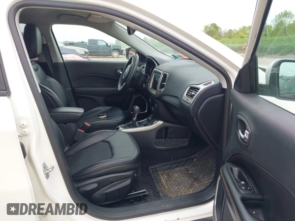2017 Jeep Compass Latitude с VIN 3C4NJDBB4HT620633, выставлен на аукционе IAAI как лот 42351841 с пробегом 82 622 миль миль и . История ставок и продаж доступна на DreamBid. Изображение 5.