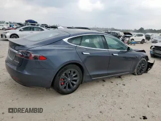 2019 Tesla Model S 100D z VIN 5YJSA1E44KF349058, wystawiony jako Copart lot #57670865 z przebiegiem 39 613 mil mil oraz Szkoda całkowita • Salvage title. Historia ofert i sprzedaży dostępna na DreamBid. Obrazek 3.