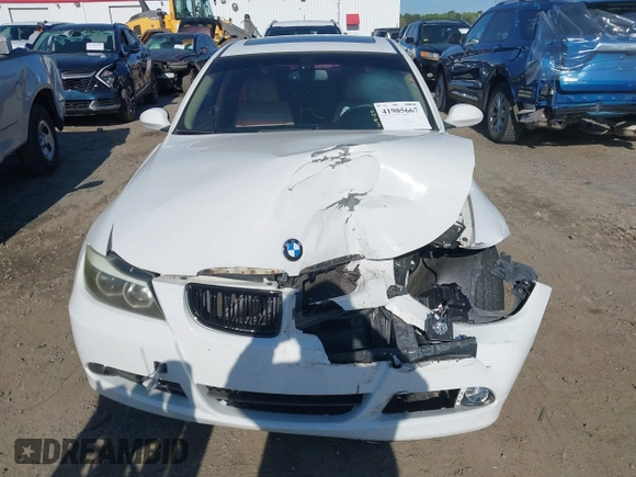 2007 BMW 3 Series 328i with VIN WBAVA33567KX73725, listed as a IAAI auction lot 41985667 with 113,491 mi miles. Bid and sale history available at carsss.com. Image 12.
