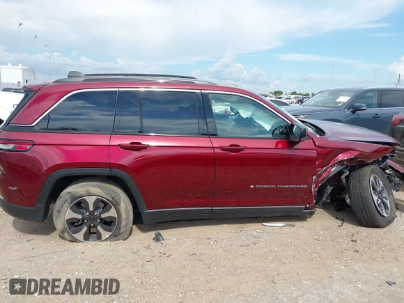 2024 Jeep Grand Cherokee z VIN 1C4RJYB67RC135573, wystawiony jako IAAI lot #42583658 z przebiegiem 21 552 mil mil oraz . Historia ofert i sprzedaży dostępna na DreamBid. Obrazek 14.