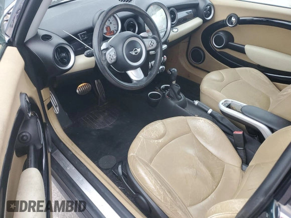 2007 MINI Hardtop S with VIN WMWMF73547TL91451, listed as a Copart auction lot 48507445 with 124,330 mi miles and Clean Title. Bid and sale history available at DreamBid. Image 8.
