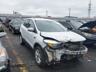 2019 Ford Escape SE z VIN 1FMCU0GD4KUA22732, wystawiony jako IAAI lot #41615891 z przebiegiem 73 126 mil mil oraz . Historia ofert i sprzedaży dostępna na DreamBid. Obrazek 1.