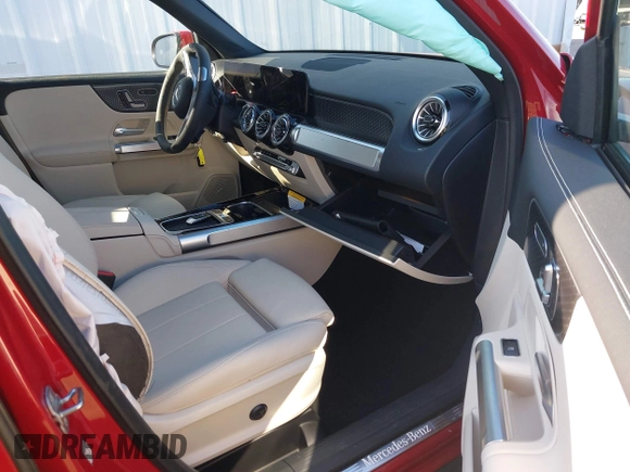 2025 Mercedes-Benz GLB 250 z VIN W1N4M4HB9SW392147, wystawiony jako IAAI lot #41326128 z przebiegiem 2053 mil mil oraz . Historia ofert i sprzedaży dostępna na DreamBid. Obrazek 5.