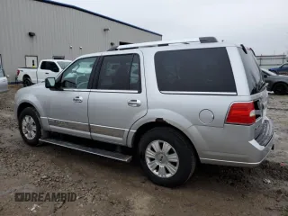 2010 Lincoln Navigator z VIN 5LMJJ2J57AEJ07227, wystawiony jako Copart lot #50965705 z przebiegiem 222 731 mil mil oraz Nie do naprawy • Non repairable. Historia ofert i sprzedaży dostępna na DreamBid. Obrazek 2.