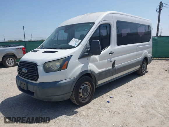 2015 Ford Transit XL z VIN 1FBAX2CM5FKB12854, wystawiony jako IAAI lot #42744192 z przebiegiem 54 236 mil mil oraz . Historia ofert i sprzedaży dostępna na DreamBid. Obrazek 2.