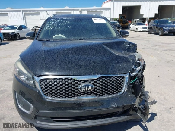2018 Kia Sorento L with VIN 5XYPG4A38JG431837, listed as a IAAI auction lot 41843045 with 143,035 mi miles. Bid and sale history available at carsss.com. Image 12.