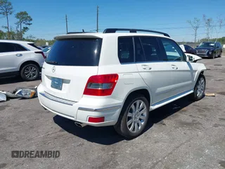 2010 Mercedes-Benz GLK with VIN WDCGG5GB6AF352765, listed as a IAAI auction lot 41832692 with 135,933 mi miles. Bid and sale history available at carsss.com. Image 4.
