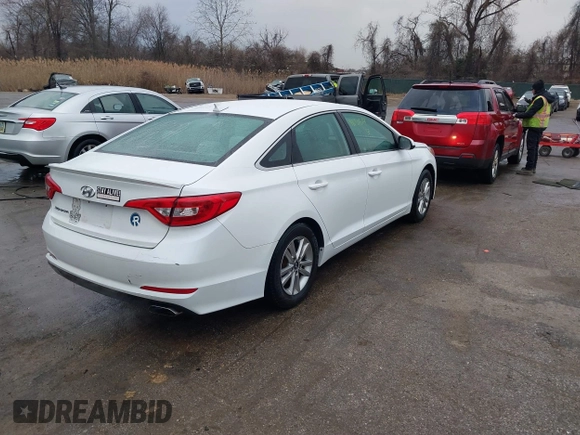 2016 Hyundai Sonata SE with VIN 5NPE24AF2GH351953, listed as a IAAI auction lot 41658674 with 126,126 mi miles and . Bid and sale history available at carsss.com. Image 4.