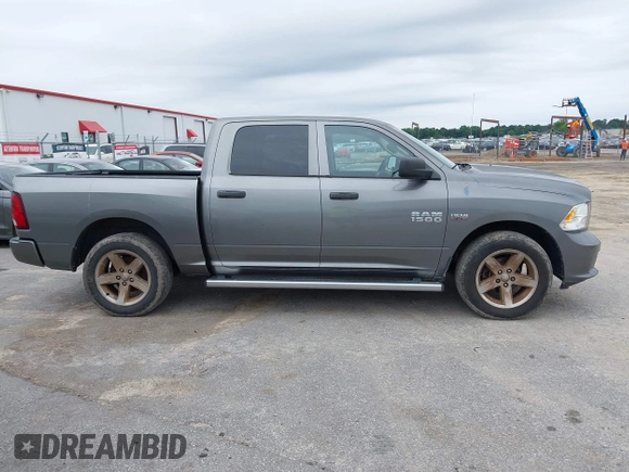 2013 Ram 1500 Express z VIN 1C6RR6KT8DS532508, wystawiony jako IAAI lot #42366979 z przebiegiem 196 024 mil mil oraz . Historia ofert i sprzedaży dostępna na DreamBid. Obrazek 14.