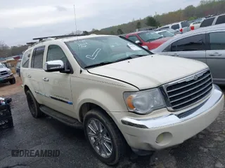 2007 Chrysler Aspen Limited z VIN 1A8HW58207F548245, wystawiony jako IAAI lot #41863028 z przebiegiem 212 475 mil mil oraz . Historia ofert i sprzedaży dostępna na DreamBid. Obrazek 1.