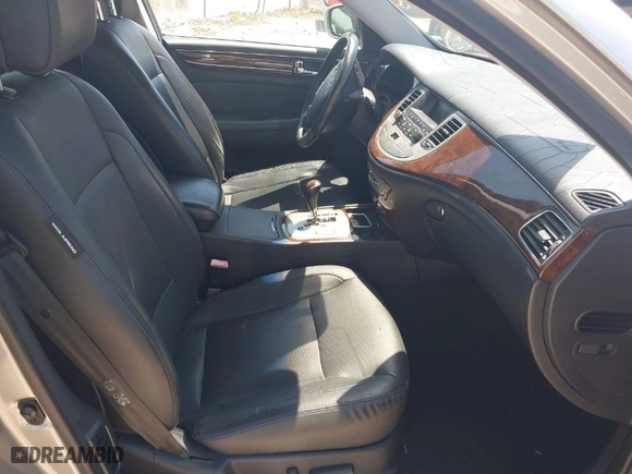 2011 Hyundai Genesis with VIN KMHGC4DE3BU113323, listed as a IAAI auction lot 41899857 with 114,415 mi miles. Bid and sale history available at carsss.com. Image 5.