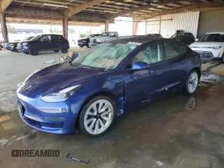 2022 Tesla Model 3 z VIN 5YJ3E1EA8NF304465, wystawiony jako Copart lot #57865555 z przebiegiem 96 602 mil mil oraz Czysty tytuł • Clean title. Historia ofert i sprzedaży dostępna na DreamBid. Obrazek 1.
