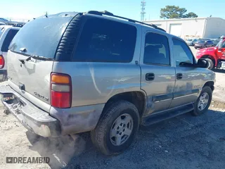 2001 Chevrolet Tahoe LT with VIN 1GNEC13T71R210754, listed as a IAAI auction lot 41629515 with 161,882 mi miles. Bid and sale history available at carsss.com. Image 4.
