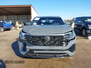 2024 Volkswagen Atlas SEL Premium R-Line z VIN 1V2FE2CA9RC223529, wystawiony jako IAAI lot #41188547 z przebiegiem 24 711 mil mil oraz . Historia ofert i sprzedaży dostępna na DreamBid. Obrazek 12.