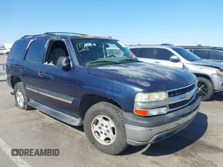2005 Chevrolet Tahoe LS z VIN 1GNEC13V25R104221, wystawiony jako IAAI lot #38013967 z przebiegiem 271 302 mil mil oraz . Historia ofert i sprzedaży dostępna na DreamBid. Obrazek 1.