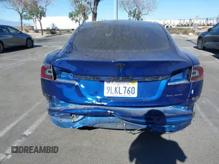 2020 Tesla Model S Long Range с VIN 5YJSA1E26LF411172, выставлен на аукционе IAAI как лот 41318180 с пробегом 45 332 миль миль и . История ставок и продаж доступна на DreamBid. Изображение 17.