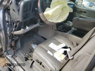 2005 Chevrolet Suburban Z71 with VIN 3GNFK16ZX5G194952, listed as a Copart auction lot 78400754 with 0 mi miles and Salvage Title. Bid and sale history available at carsss.com. Image 8.