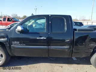 2011 Chevrolet Silverado 1500 LT with VIN 1GCRCSE00BZ327726, listed as a IAAI auction lot 41713327 with 228,435 mi miles. Bid and sale history available at carsss.com. Image 14.