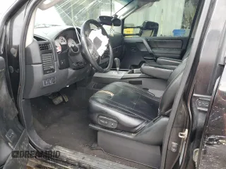 2011 Nissan Titan Pro-4X z VIN 1N6BA0EC2BN325891, wystawiony jako Copart lot #43241505 z przebiegiem Nie podano mil oraz Szkoda całkowita • Salvage title. Historia ofert i sprzedaży dostępna na DreamBid. Obrazek 7.