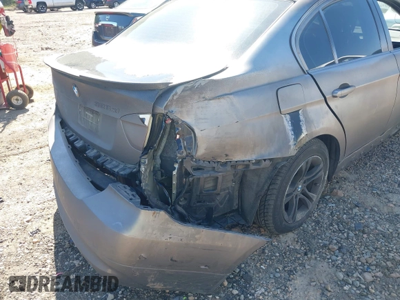 2008 BMW 3 Series 328xi with VIN WBAVC93538K041552, listed as a IAAI auction lot 42053913 with 350,136 mi miles and . Bid and sale history available at carsss.com. Image 6.