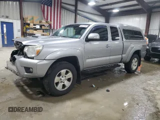 2014 Toyota Tacoma with VIN 5TFUU4EN3EX098991, listed as a Copart auction lot 85041944 with 189,112 mi miles and Salvage Title. Bid and sale history available at DreamBid. Image 1.