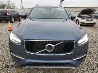 2018 Volvo XC90 Momentum z VIN YV4A22PK9J1333016, wystawiony jako Copart lot #52053885 z przebiegiem 75 431 mil mil oraz Szkody całkowita. Historia ofert i sprzedaży dostępna na DreamBid. Obrazek 5.
