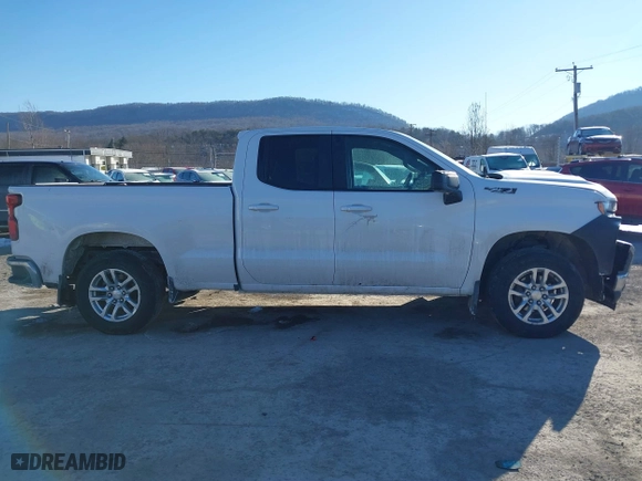 2019 Chevrolet Silverado 1500 LT with VIN 1GCRYDED0KZ318072, listed as a IAAI auction lot 41417733 with 100,774 mi miles. Bid and sale history available at carsss.com. Image 13.