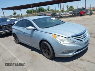 2013 Hyundai Sonata GLS z VIN 5NPEB4AC8DH633421, wystawiony jako IAAI lot #42465981 z przebiegiem 116 349 mil mil oraz . Historia ofert i sprzedaży dostępna na DreamBid. Obrazek 1.