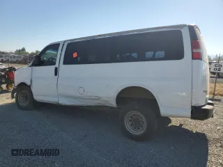 2007 Chevrolet Express Passenger z VIN 1GAHG35U271208048, wystawiony jako Copart lot #62064964 z przebiegiem Nie podano mil oraz Szkoda całkowita • Salvage title. Historia ofert i sprzedaży dostępna na DreamBid. Obrazek 2.
