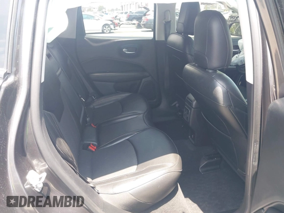 2020 Jeep Compass Latitude z VIN 3C4NJCBBXLT126537, wystawiony jako IAAI lot #42551696 z przebiegiem 38 538 mil mil oraz . Historia ofert i sprzedaży dostępna na DreamBid. Obrazek 8.