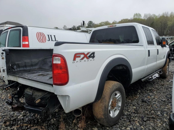 2015 Ford F-350 Platinum z VIN 1FT8W3BT6FEB33299, wystawiony jako Copart lot #50823435 z przebiegiem 147 533 mil mil oraz Szkoda całkowita • Salvage title. Historia ofert i sprzedaży dostępna na DreamBid. Obrazek 3.