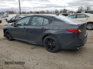 2025 Toyota Camry LE z VIN 4T1DAACK6SU027261, wystawiony jako Copart lot #53074595 z przebiegiem 9 774 mil mil oraz Szkoda całkowita • Salvage title. Historia ofert i sprzedaży dostępna na DreamBid. Obrazek 2.