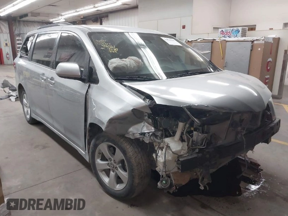 2020 Toyota Sienna LE Auto Access Seat with VIN 5TDKZ3DC2LS065051, listed as a IAAI auction lot 41836165 with 99,663 mi miles. Bid and sale history available at carsss.com. Image 1.