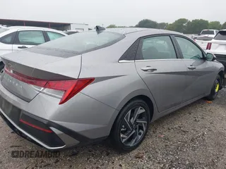 2025 Hyundai Elantra SEL Convenience with VIN KMHLS4DG7SU952152, listed as a IAAI auction lot 42188302 with 4,620 mi miles and . Bid and sale history available at DreamBid. Image 4.