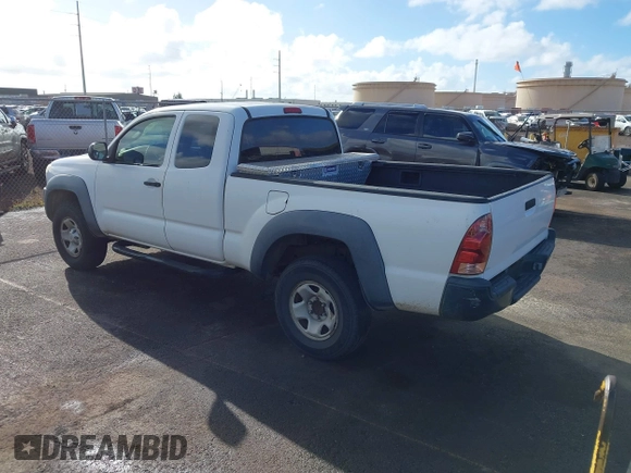2005 Toyota Tacoma PreRunner z VIN 5TETU62N55Z086801, wystawiony jako IAAI lot #41699187 z przebiegiem 171 703 mil mil oraz . Historia ofert i sprzedaży dostępna na DreamBid. Obrazek 3.