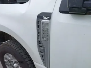 2024 Ford F-250 XL z VIN 1FT7W2BT5REC68882, wystawiony jako IAAI lot #42462526 z przebiegiem 59 686 mil mil oraz . Historia ofert i sprzedaży dostępna na DreamBid. Obrazek 22.
