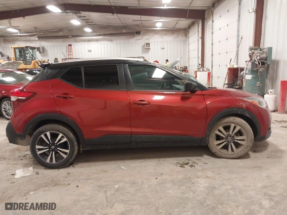 2018 Nissan Kicks SR with VIN 3N1CP5CU7JL528422, listed as a IAAI auction lot 41880440 with 107,182 mi miles. Bid and sale history available at carsss.com. Image 13.