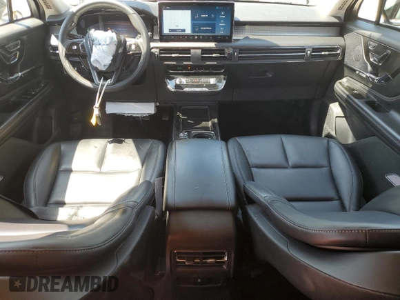 2023 Lincoln Corsair Standard z VIN 5LMCJ1CA9PUL12964, wystawiony jako Copart lot #50557955 z przebiegiem 18 369 mil mil oraz Szkoda całkowita • Salvage title. Historia ofert i sprzedaży dostępna na DreamBid. Obrazek 8.