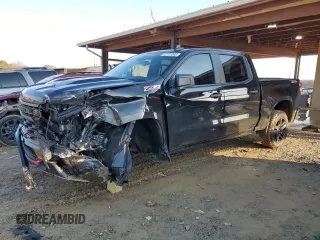 2024 Chevrolet Silverado 1500 Custom Trail Boss with VIN 3GCUDCED4RG307697, listed as a Copart auction lot 42723085 with 4,847 mi miles and Salvage Title. Bid and sale history available at carsss.com. Image 1.