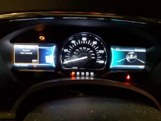2017 Lincoln Navigator Reserve z VIN 5LMJJ3LT3HEL02544, wystawiony jako Copart lot #59875255 z przebiegiem 123 720 mil mil oraz Szkoda całkowita • Salvage title. Historia ofert i sprzedaży dostępna na DreamBid. Obrazek 9.