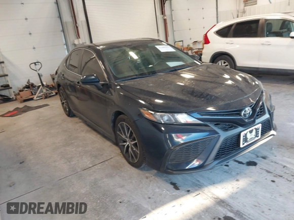 2021 Toyota Camry SE Nightshade with VIN 4T1G11AK8MU477688, listed as a IAAI auction lot 41289412 with 63,746 mi miles. Bid and sale history available at carsss.com. Image 1.