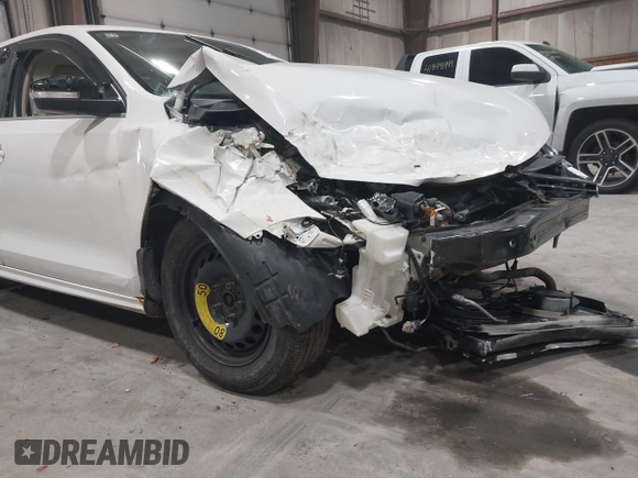 2011 Volkswagen Jetta SEL with VIN 3VWLZ7AJ3BM392813, listed as a IAAI auction lot 41922952 with 194,533 mi miles and . Bid and sale history available at DreamBid. Image 6.