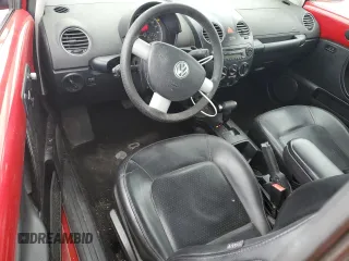 2010 Volkswagen New Beetle Coupe with VIN 3VWPG3AG9AM011291, listed as a Copart auction lot 53361115 with 105,432 mi miles and Salvage Title. Bid and sale history available at carsss.com. Image 8.