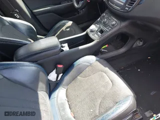 2015 Chrysler 200 S with VIN 1C3CCCBG2FN638802, listed as a IAAI auction lot 41787441 with 129,779 mi miles. Bid and sale history available at carsss.com. Image 5.