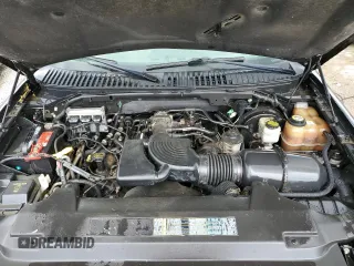 2003 Ford Expedition Special Service z VIN 1FMFU16L43LA24788, wystawiony jako Copart lot #53785145 z przebiegiem 234 629 mil mil oraz Nie do naprawy • Non repairable. Historia ofert i sprzedaży dostępna na DreamBid. Obrazek 12.
