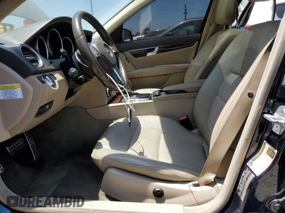 2013 Mercedes-Benz C 250 Sport с VIN WDDGF4HB7DA856850, выставлен на аукционе Copart как лот 63709195 с пробегом 196 091 миль миль и Чистый • Clean title. История ставок и продаж доступна на DreamBid. Изображение 7.