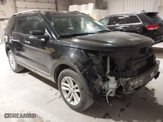 2014 Ford Explorer XLT with VIN 1FM5K8D85EGC02096, listed as a IAAI auction lot 42004238 with 187,187 mi miles. Bid and sale history available at carsss.com. Image 1.